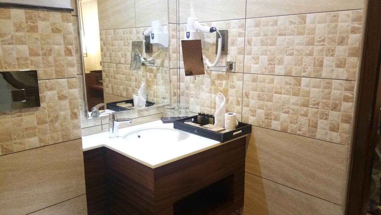 Hotel Karthika Park Kazhakuttam Dış mekan fotoğraf