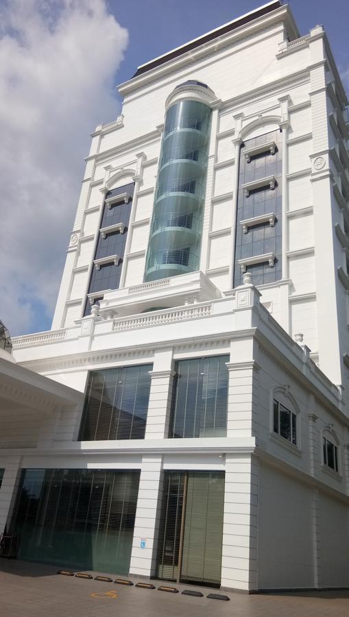 Hotel Karthika Park Kazhakuttam Dış mekan fotoğraf