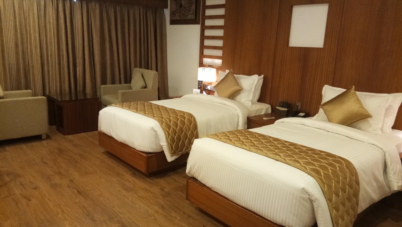 Hotel Karthika Park Kazhakuttam Dış mekan fotoğraf